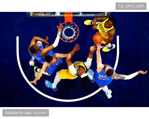 一分钟搞懂球碰裁判规则，NBA与FIBA有何不同？